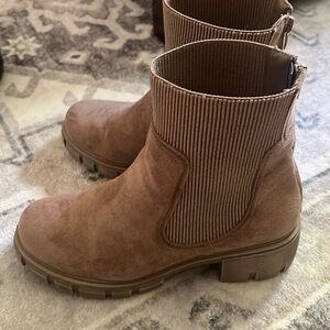 Pierre Dumas Tan Ribbed Ankle Combat Boots